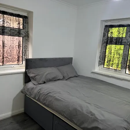 Comfy 2 Bedrooms Near #nec #nia #birmingham Airport Bhx #heartlands Hospital #city Centre Birmingham