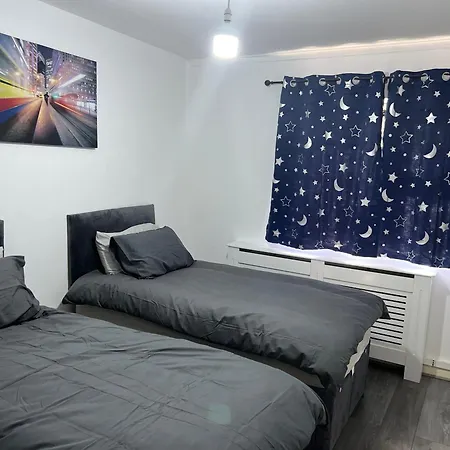 Comfy 2 Bedrooms Near #nec #nia #birmingham Airport Bhx #heartlands Hospital #city Centre *