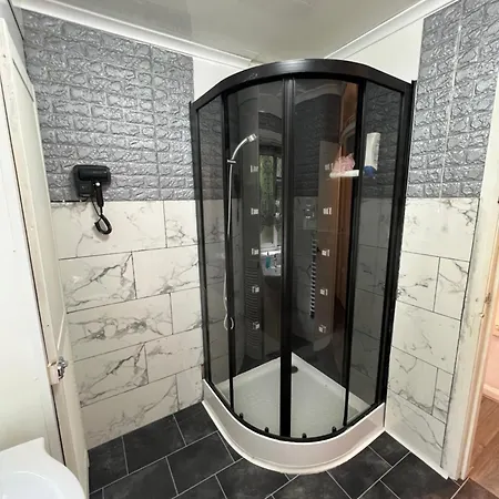 Apartment Comfy 2 Bedrooms Near #nec #nia #birmingham Airport Bhx #heartlands Hospital #city Centre *